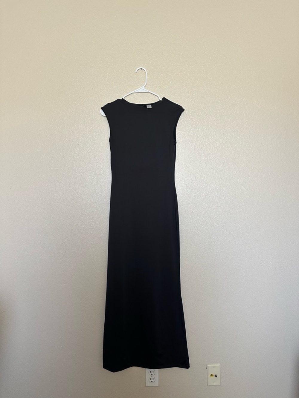 H&M Classic Black Sleeveless Maxi Dress